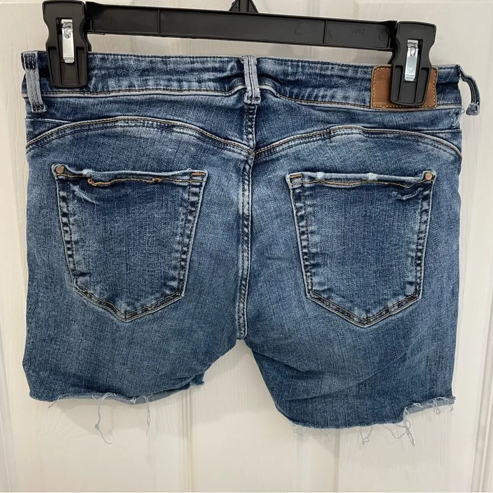 ZARA Trafaluc Denimwear Blue Jean Shorts Women’s Size 6
